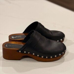 Seychelles Black Clogs